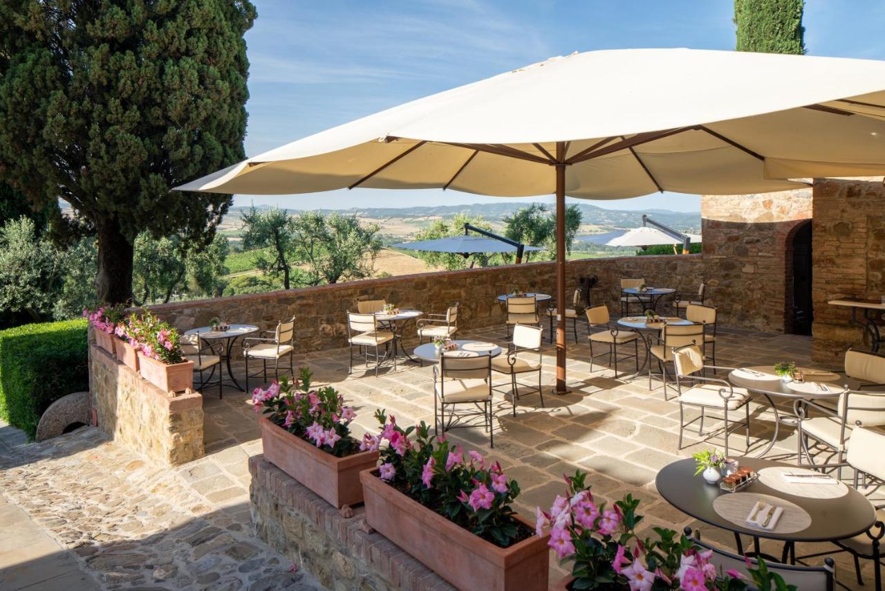 Castello Banfi - Il Borgo - Relais Et Chateaux Poggio alle Mura Exteriör bild
