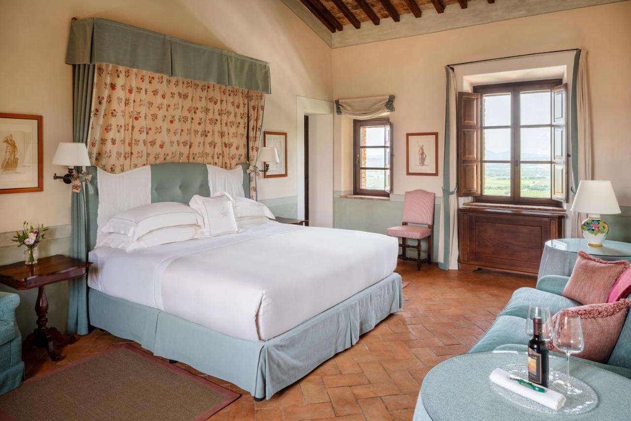 Castello Banfi - Il Borgo - Relais Et Chateaux Poggio alle Mura Exteriör bild