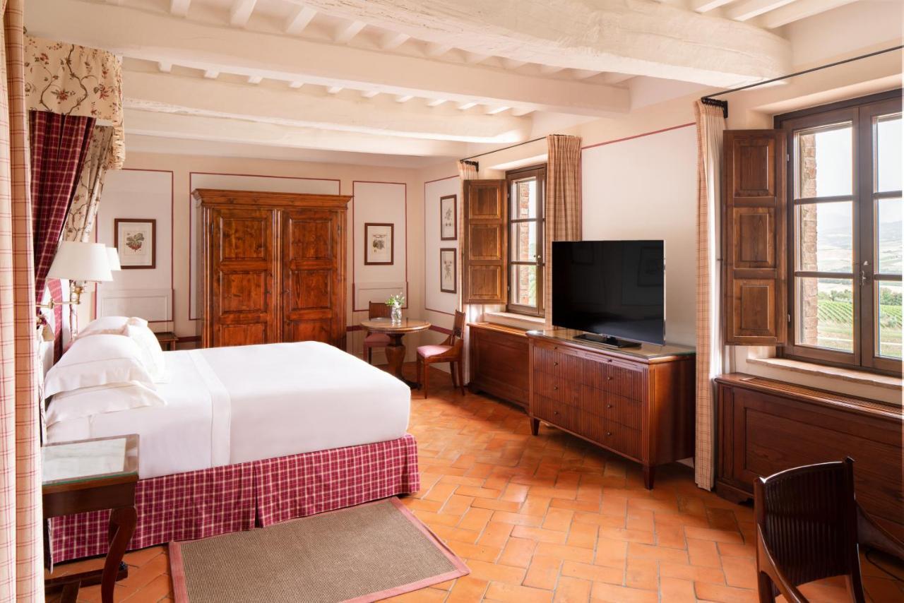 Castello Banfi - Il Borgo - Relais Et Chateaux Poggio alle Mura Exteriör bild