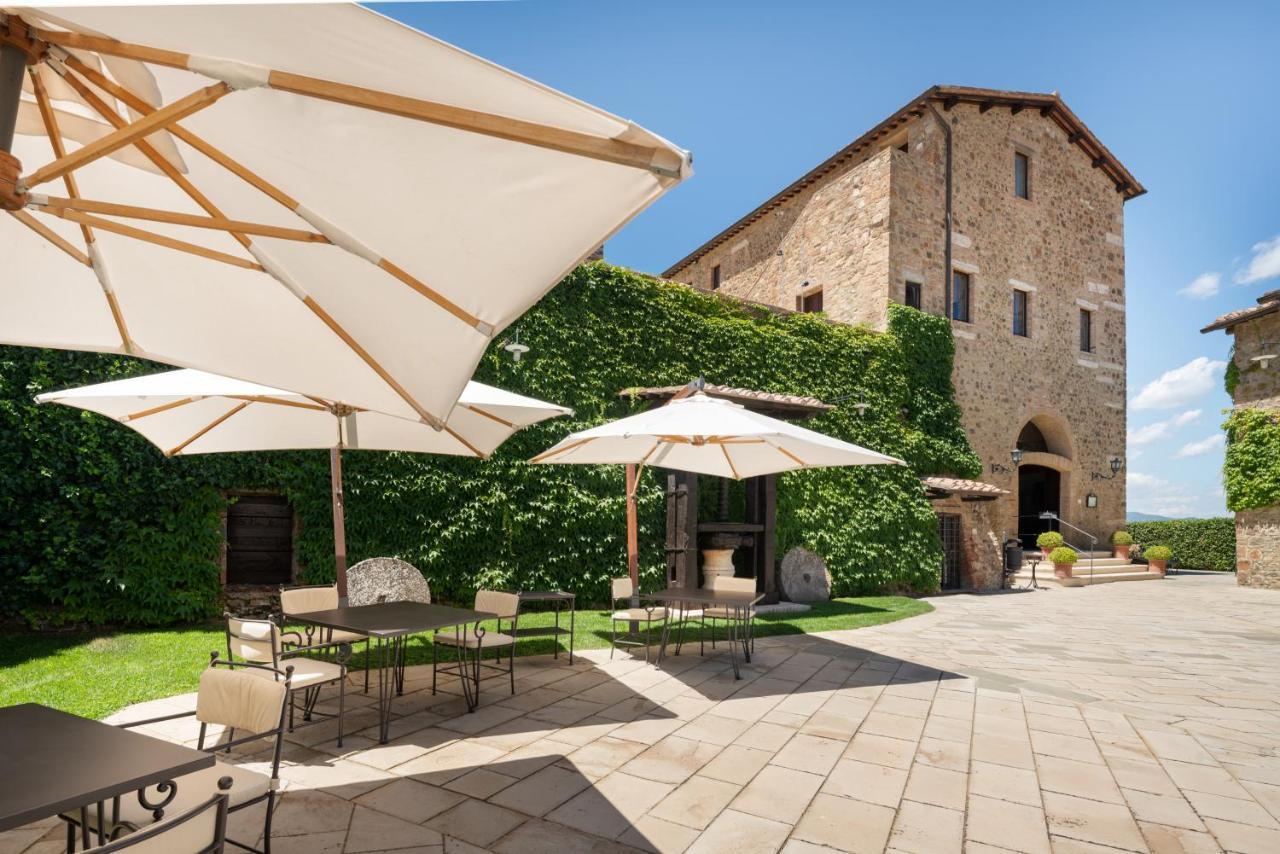 Castello Banfi - Il Borgo - Relais Et Chateaux Poggio alle Mura Exteriör bild