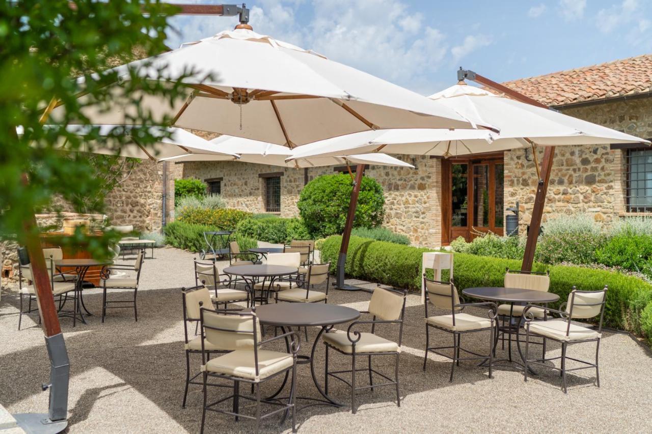 Castello Banfi - Il Borgo - Relais Et Chateaux Poggio alle Mura Exteriör bild
