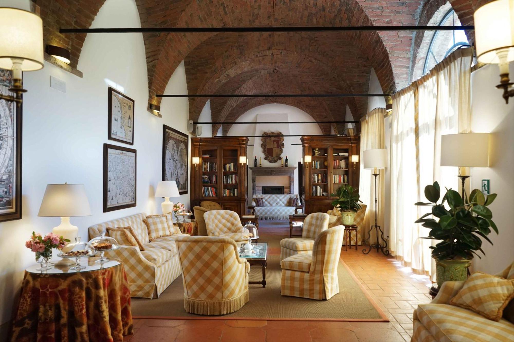 Castello Banfi - Il Borgo - Relais Et Chateaux Poggio alle Mura Exteriör bild