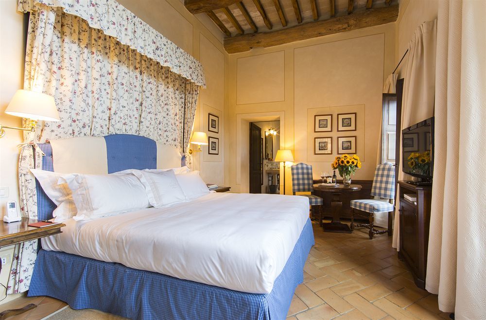 Castello Banfi - Il Borgo - Relais Et Chateaux Poggio alle Mura Exteriör bild