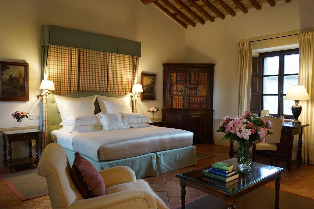 Castello Banfi - Il Borgo - Relais Et Chateaux Poggio alle Mura Exteriör bild