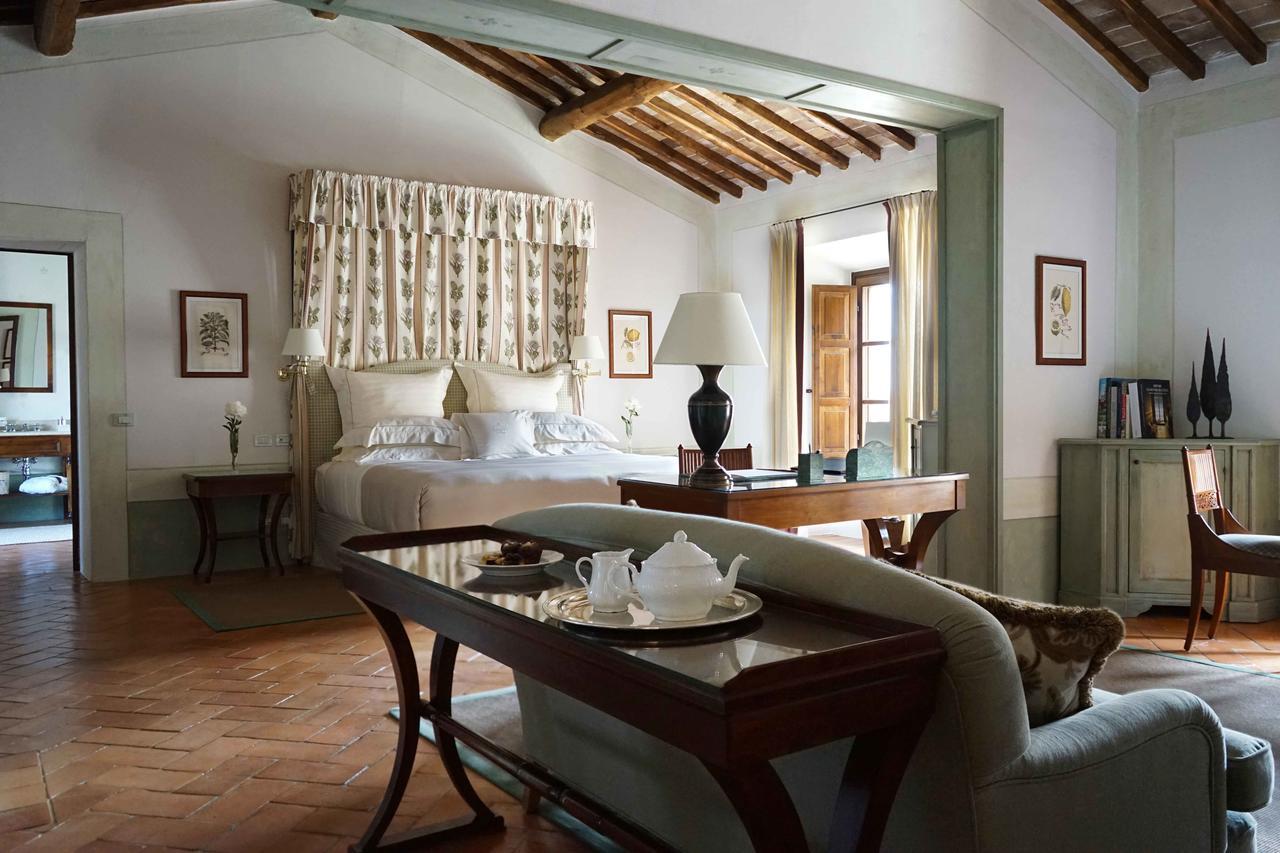 Castello Banfi - Il Borgo - Relais Et Chateaux Poggio alle Mura Exteriör bild