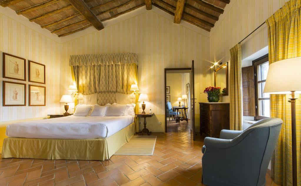Castello Banfi - Il Borgo - Relais Et Chateaux Poggio alle Mura Exteriör bild