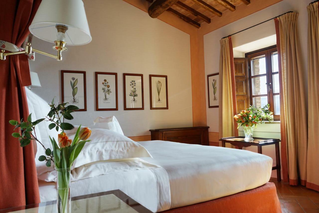 Castello Banfi - Il Borgo - Relais Et Chateaux Poggio alle Mura Exteriör bild